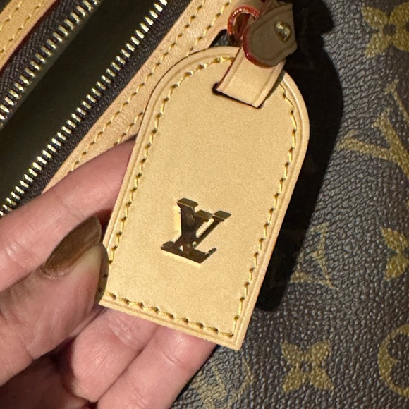 Louis Vuitton bumbag - Picture 10 of 11